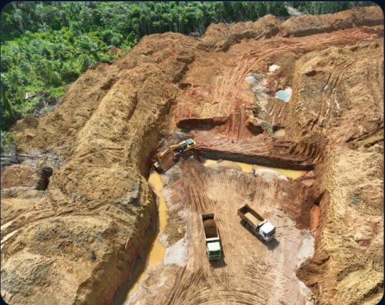 Operación minera de oro de Minerales San Hilario — Madre de Dios, Perú